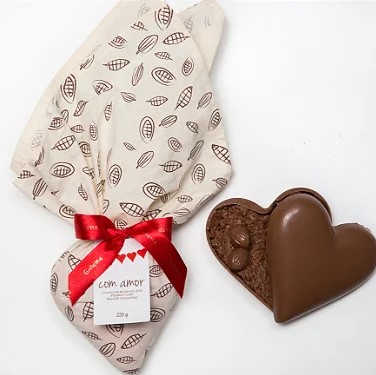 Coração de Chocolate ao Leite Folhado com Biju